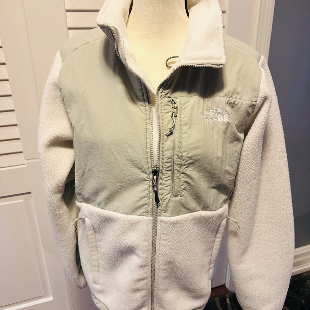 The North Face Women's Jacket in White and Gray
